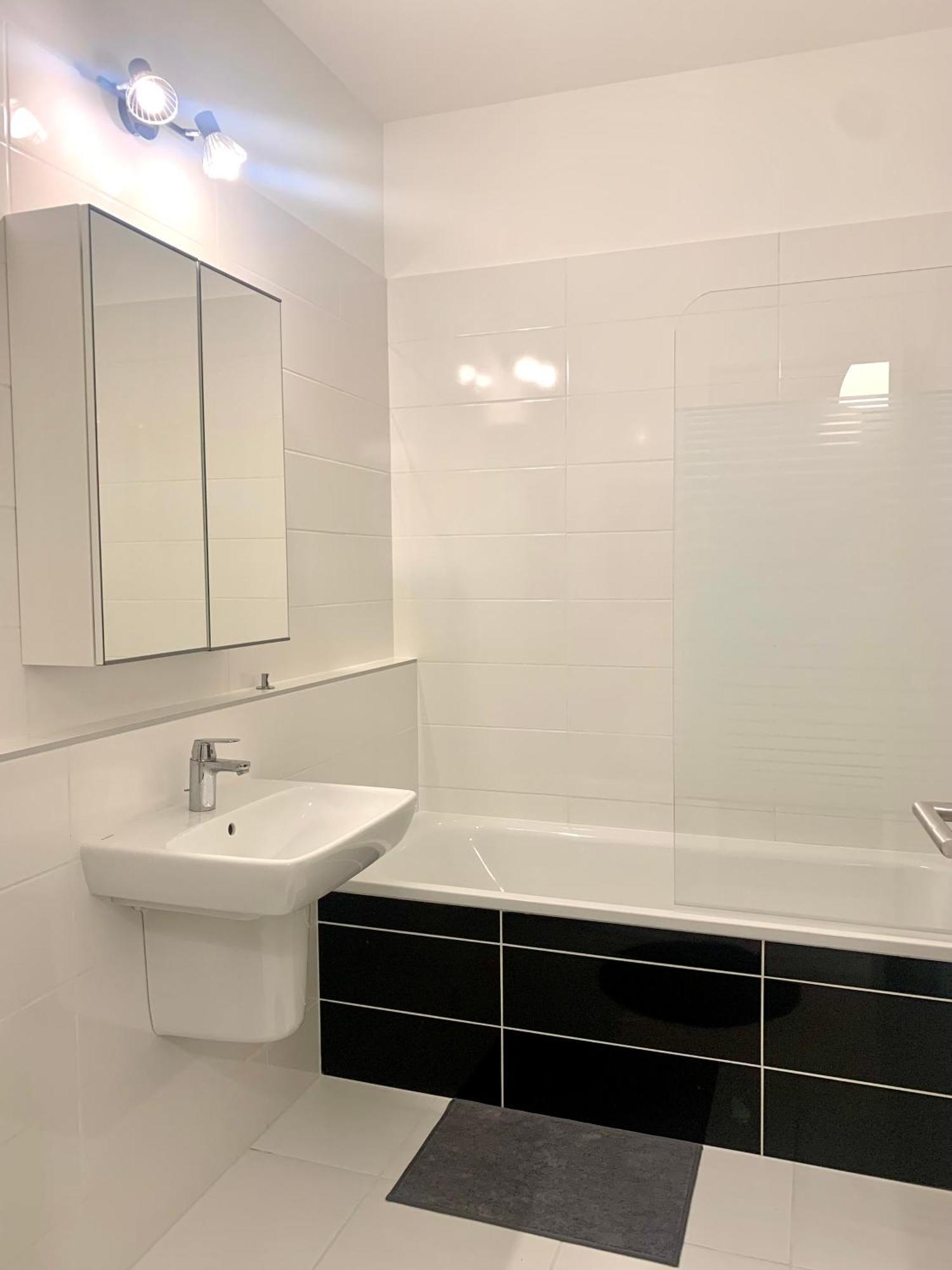Westside Residence Apartment - Modern & Peaceful - Free Garage! Budapest Esterno foto